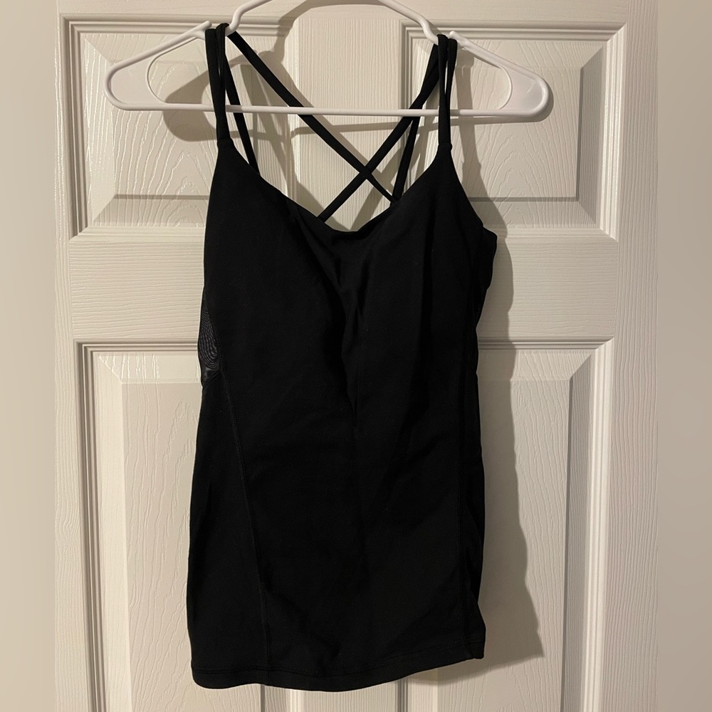 Lululemon Womens Size 4 Older Strappy Mesh V-
Neck Tank Top Nulu Black
